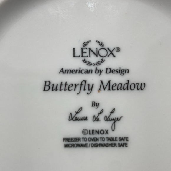 Lenox American by Design Butterfly Meadow Dish & Locking Lid - Picture 2 of 4